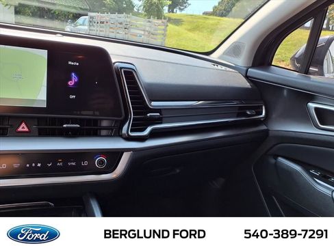 Used 2023 Kia Sportage EX image 30