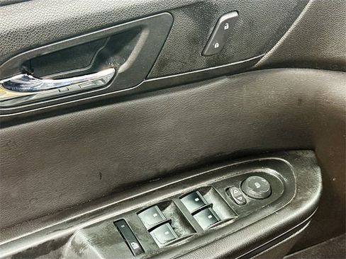 Used 2017 Chevrolet Traverse LT image 19