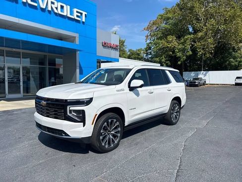 Used 2025 Chevrolet Tahoe High Country AWD/4WD image 2