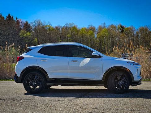 New 2026 Buick Encore GX Sport Touring image 2