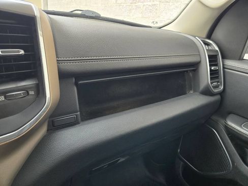 Used 2022 RAM 1500 Laramie AWD/4WD image 37