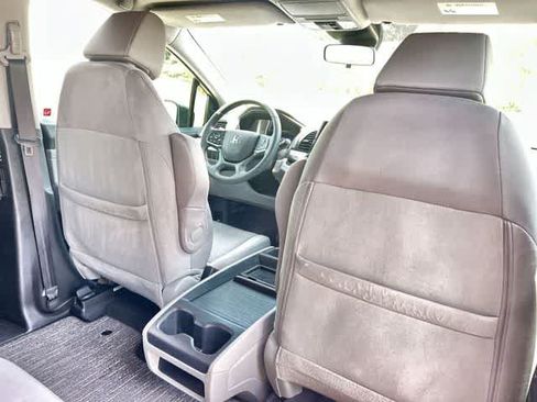 Used 2024 Honda Odyssey EX image 13