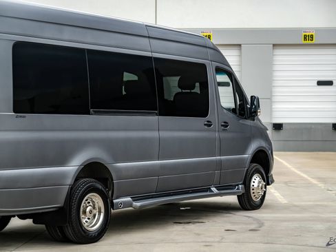Used 2023 Mercedes-Benz Sprinter 3500 image 18
