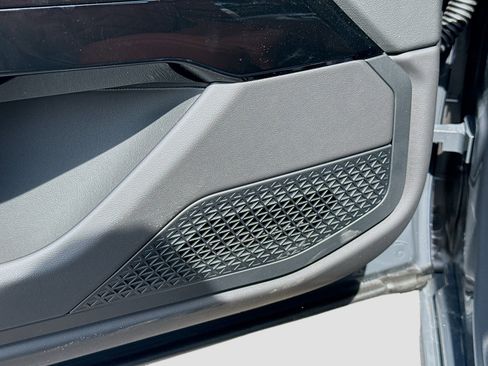 New 2026 BMW 750e xDrive AWD/4WD image 24