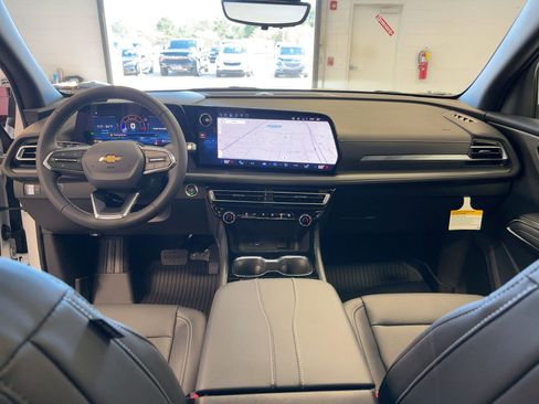 New 2026 Chevrolet Traverse LT w/ Sun and Wheel Package image 16