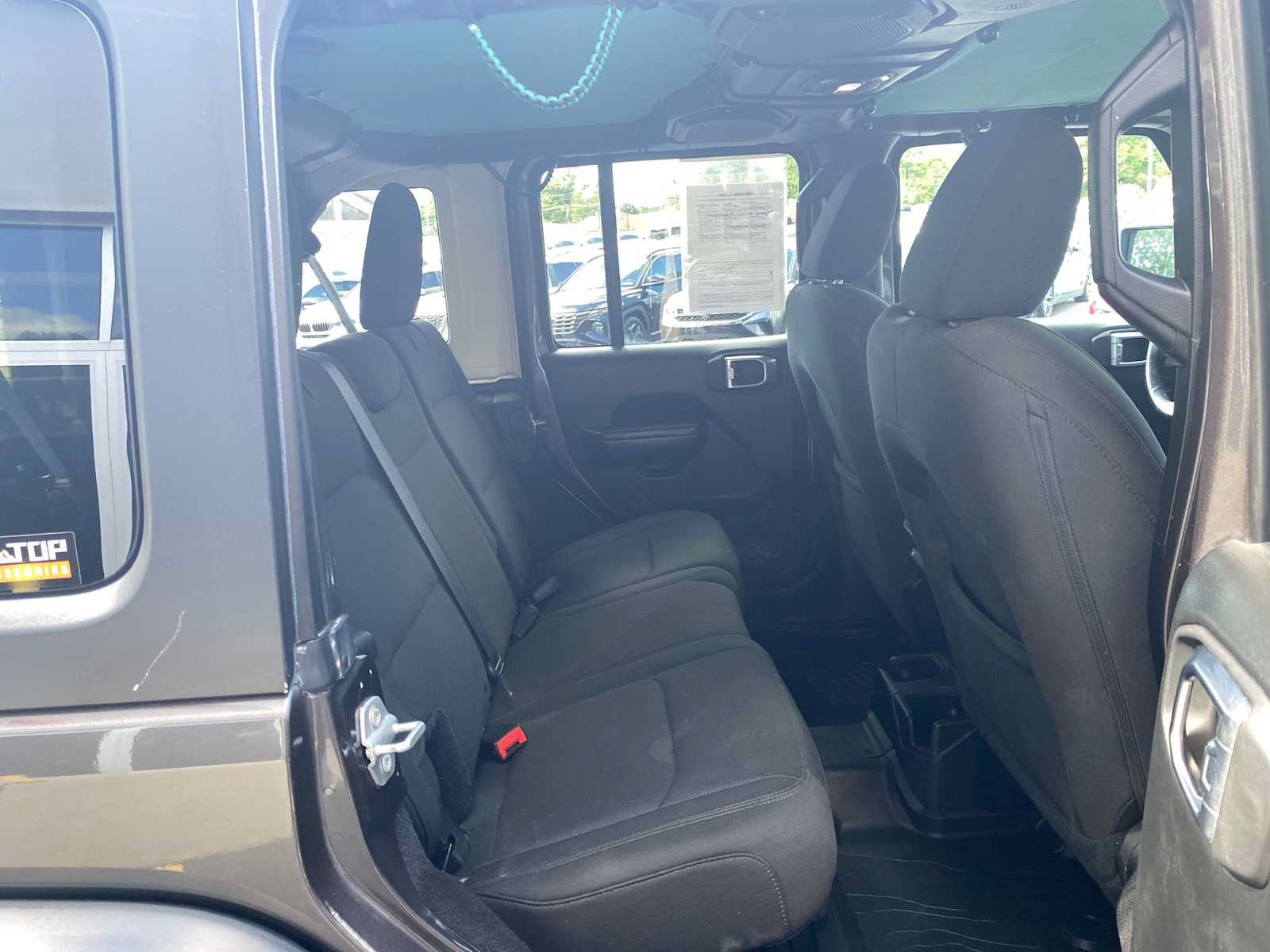 Used 2018 Jeep Wrangler Unlimited Sport S AWD/4WD image 26