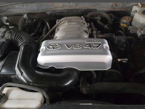 Used 2004 Toyota 4Runner Sport AWD/4WD image 9