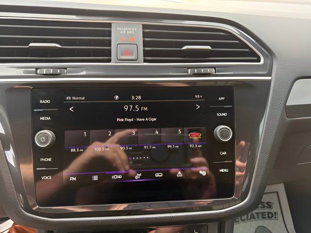 Certified 2024 Volkswagen Tiguan SE R-Line AWD/4WD image 16