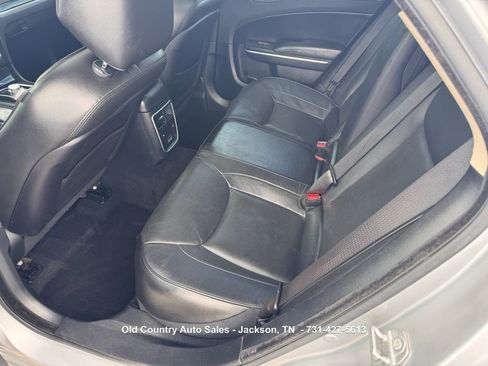Used 2020 Chrysler 300 Limited RWD image 10