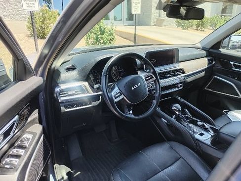Certified 2022 Kia Telluride EX w/ EX Premium Package AWD/4WD image 16