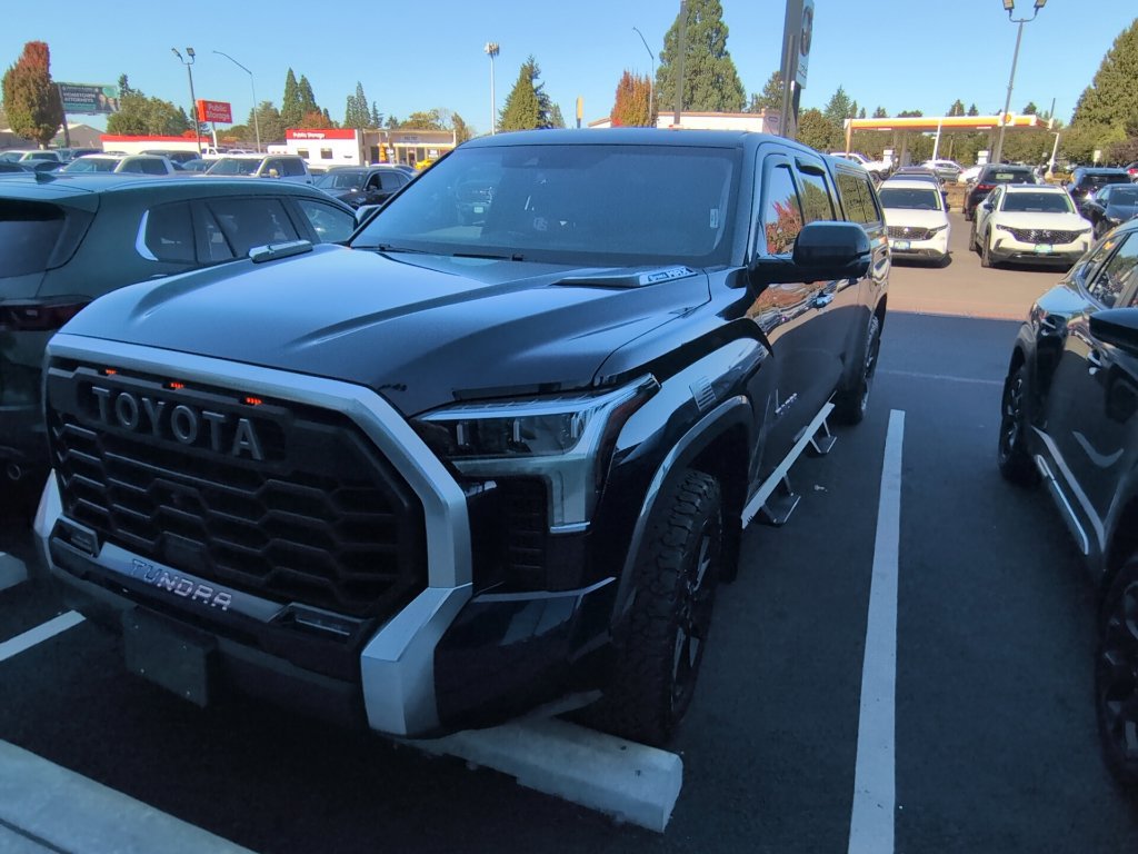 Used 2023 Toyota Tundra Limited AWD/4WD image 9