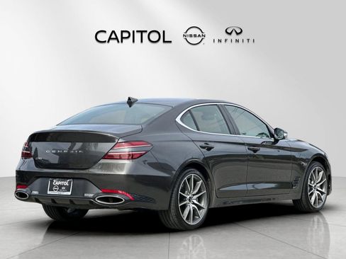 Used 2025 Genesis G70 2.5T image 5