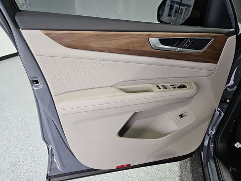 New 2026 Volkswagen Atlas SE FWD image 16