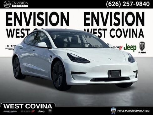 Used 2023 Tesla Model 3 Standard Range image 1