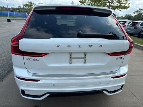 Used 2026 Volvo XC60 B5 Plus AWD/4WD image 9