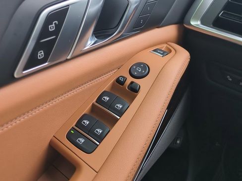 New 2026 BMW X5 xDrive50e image 31