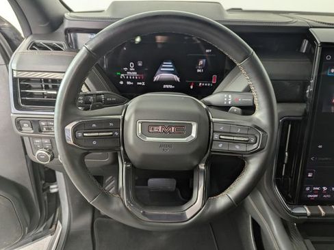 Used 2025 GMC Yukon XL AT4 w/ AT4 Premium Package image 18