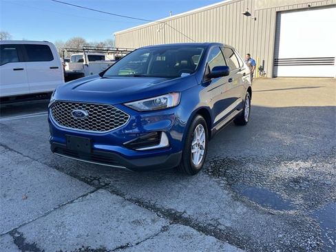 Used 2023 Ford Edge SEL image 7