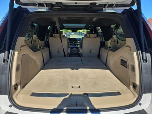 Used 2022 Cadillac Escalade ESV Premium Luxury image 14