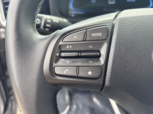 Certified 2024 Hyundai Venue SEL FWD image 15