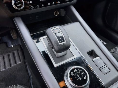 Used 2022 Mitsubishi Outlander ES FWD image 16