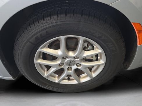Used 2023 Chrysler Pacifica Touring-L FWD image 24