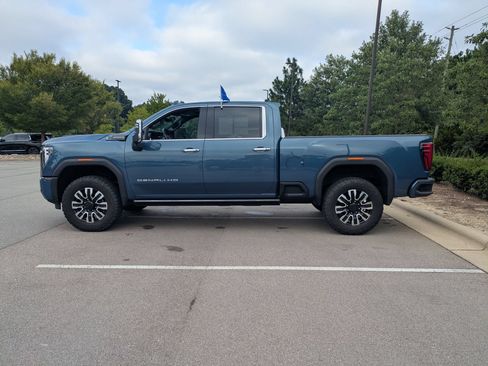 Used 2025 GMC Sierra 2500 Denali Ultimate AWD/4WD image 7