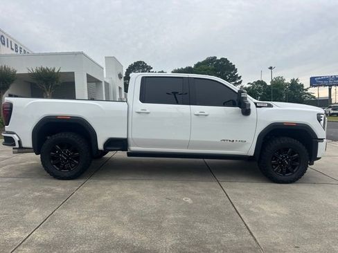 Used 2025 GMC Sierra 2500 AT4 w/ AT4 Premium Plus Package AWD/4WD image 8