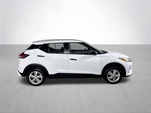 Used 2024 Nissan Kicks S image 5