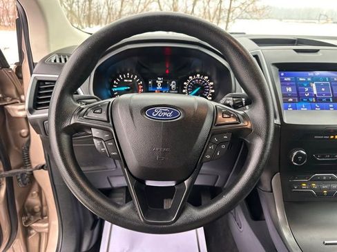 Used 2020 Ford Edge SE image 17