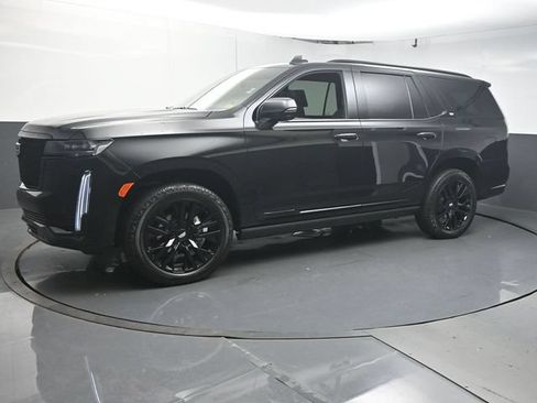 Used 2024 Cadillac Escalade Sport Platinum w/ Heavy-Duty Trailer Package AWD/4WD image 4