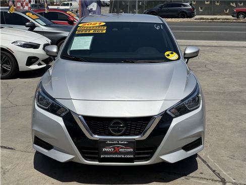 Used 2021 Nissan Versa SV FWD image 9
