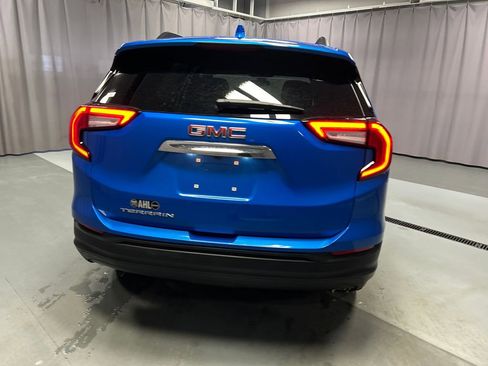 Used 2024 GMC Terrain SLE w/ Driver Convenience Package image 6