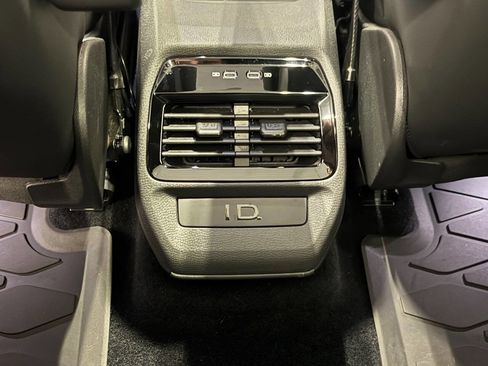 Used 2021 Volkswagen ID.4 Pro S w/ Gradient Package image 31