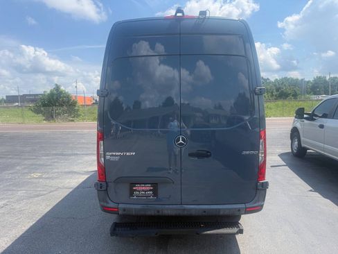Used 2019 Mercedes-Benz Sprinter 144 image 6