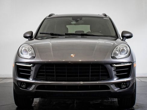 Certified 2018 Porsche Macan image 11