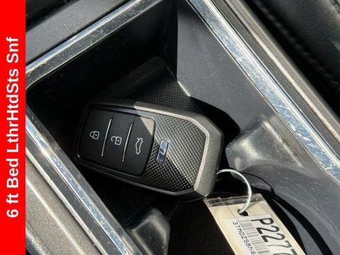 Used 2019 Toyota Tacoma TRD Sport w/ TRD Premium Sport Package AWD/4WD image 30
