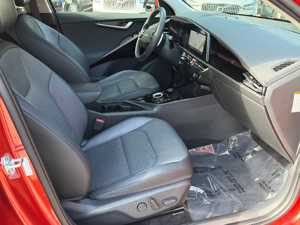 Used 2023 Kia Niro Wave w/ Wave Preserve Package FWD image 12