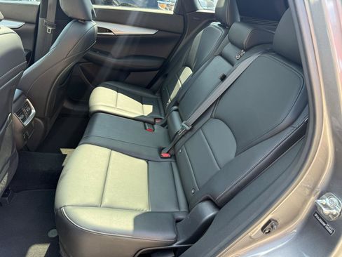 Used 2021 INFINITI QX50 Luxe w/ Appearance Package FWD image 17