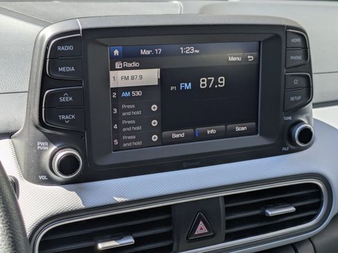 Used 2019 Hyundai Kona SE image 17