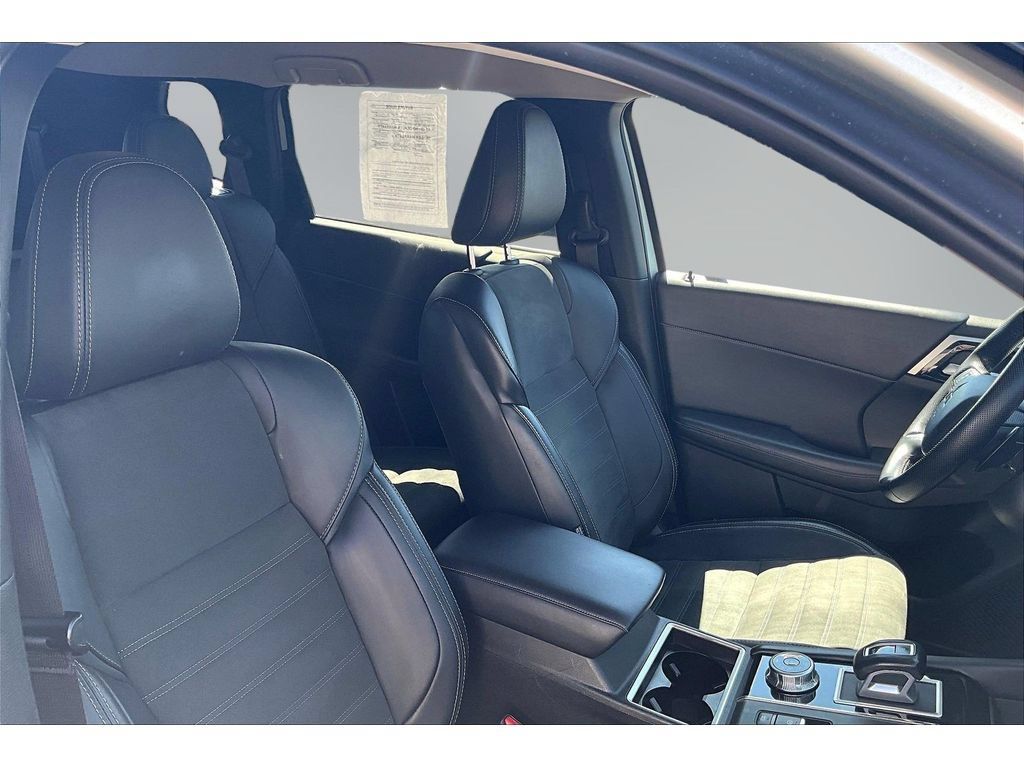 Used 2024 Mitsubishi Outlander SE AWD/4WD image 24