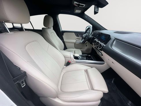 Used 2021 Mercedes-Benz GLA 250 4MATIC image 29