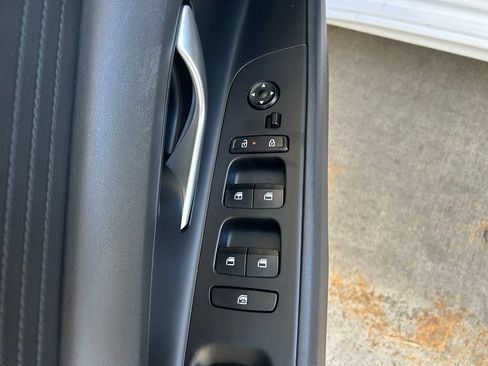 Used 2025 Hyundai Elantra SE FWD image 30