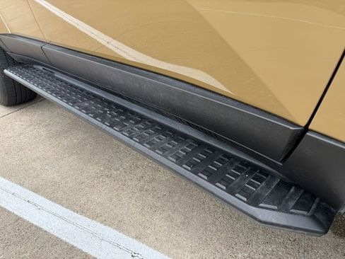 Used 2024 Toyota Land Cruiser image 9