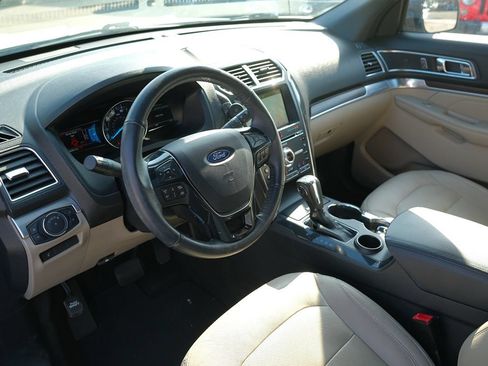 Used 2018 Ford Explorer Limited w/ Equipment Group 301A FWD image 14
