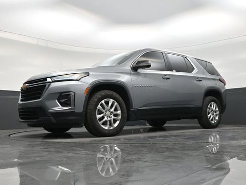 Used 2023 Chevrolet Traverse LS FWD image 20