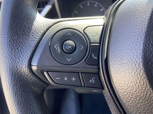 Used 2025 Toyota Corolla LE image 30