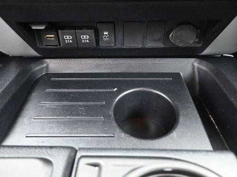 Used 2020 Toyota Tundra SR5 w/ SR5 Leather Package AWD/4WD image 9