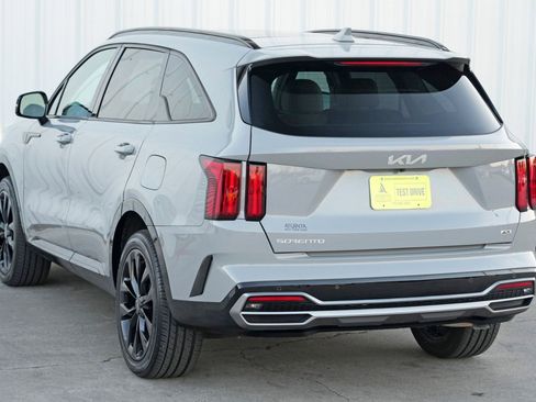Used 2023 Kia Sorento SX image 52