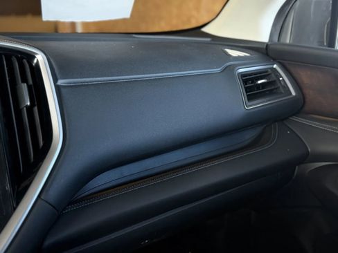 Used 2023 Subaru Ascent Touring AWD/4WD image 37